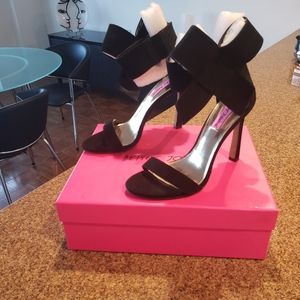 Betsy Johnson Open Toed Heels